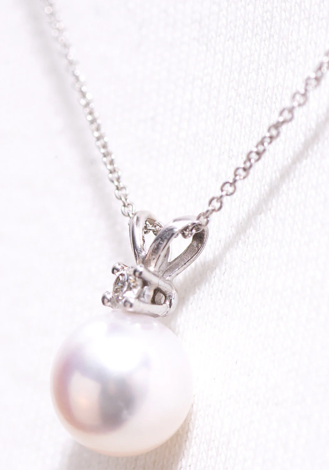 Oster Collection Solitaire 8 mm White Pearl Pendant Necklace - Image 2