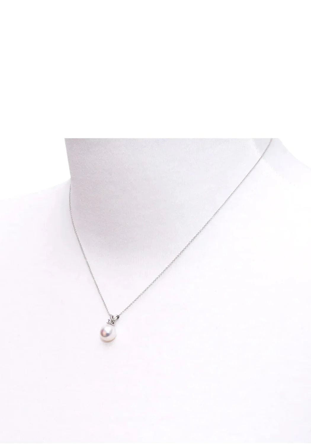 Oster Collection Solitaire 8 mm White Pearl Pendant Necklace - Image 4