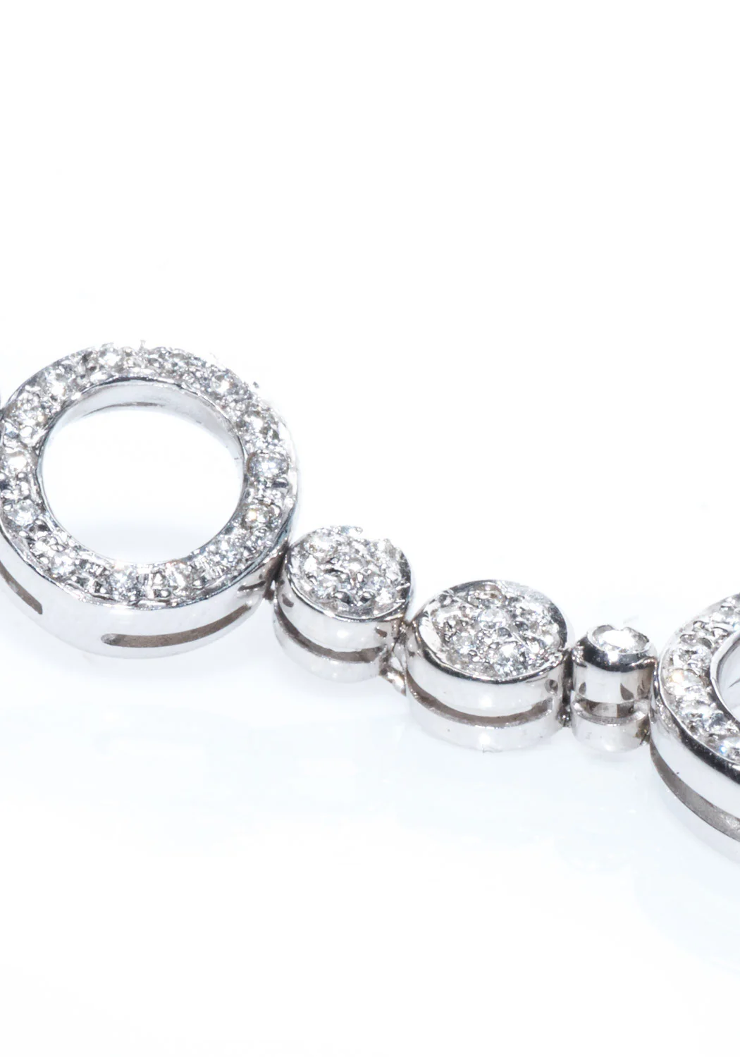 Antonini Alaska 18K White Gold Circle Diamond Dangle Earrings - Image 4