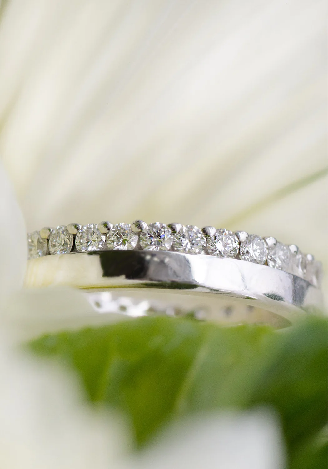 Eternels 18K White Gold Diamond Eternity Band - Image 4