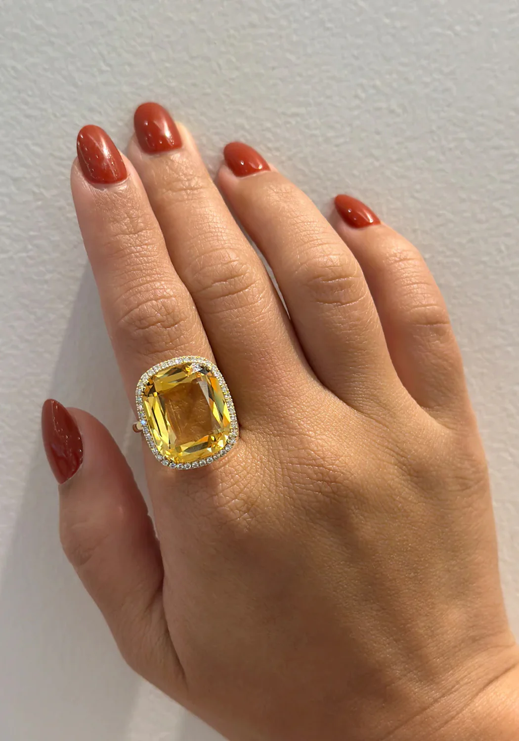 Goshwara Gossip 18KYG Diamond & Cushion Cut Citrine Ring - Image 2