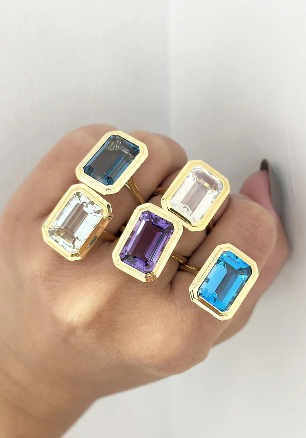 Goshwara Manhattan 18KYG Emerald Cut Prasiolite Ring - Image 3