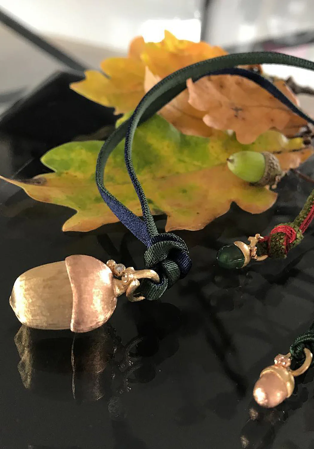 Ole Lynggaard Forest 18K Yellow & Rose Gold Acorn Pendant | Large - Image 3