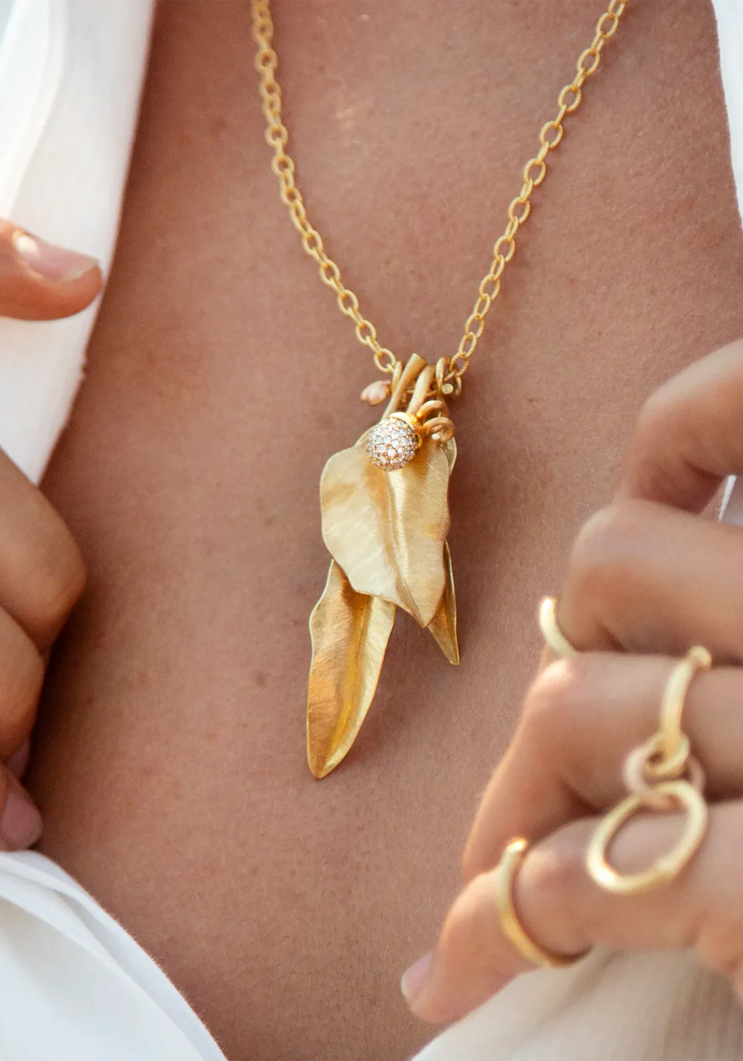 Ole Lynggaard Leaves 18K Yellow Gold Leaf Pendant | 4cm - Image 2