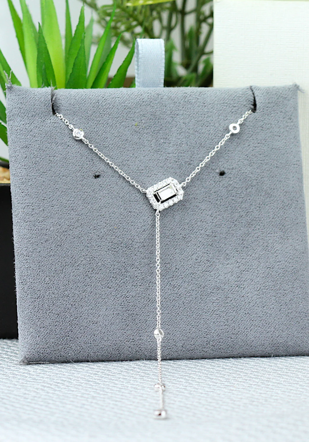 Parade Design 18K White Gold Diamond Lariat Necklace