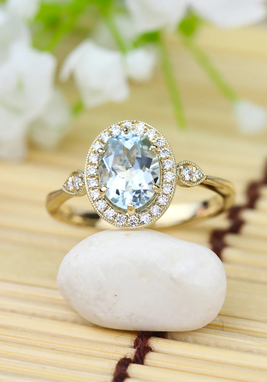 Parade Design 18KYG Diamond Halo Oval Aquamarine Ring - Image 3