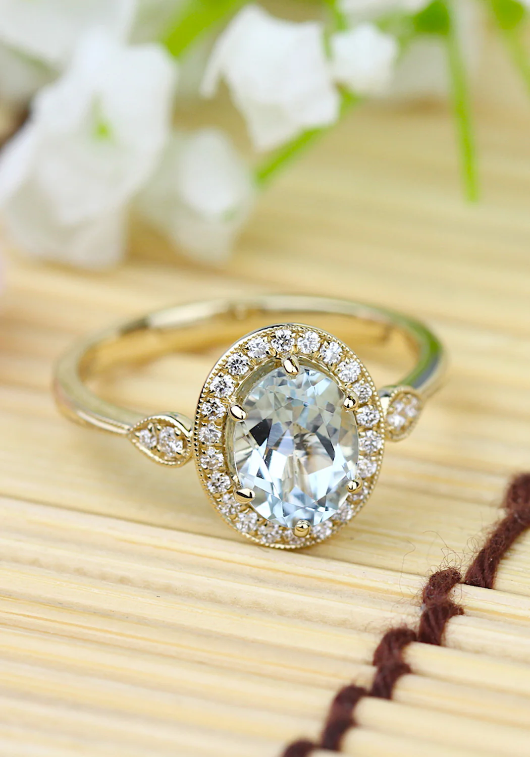 Parade Design 18KYG Diamond Halo Oval Aquamarine Ring - Image 4