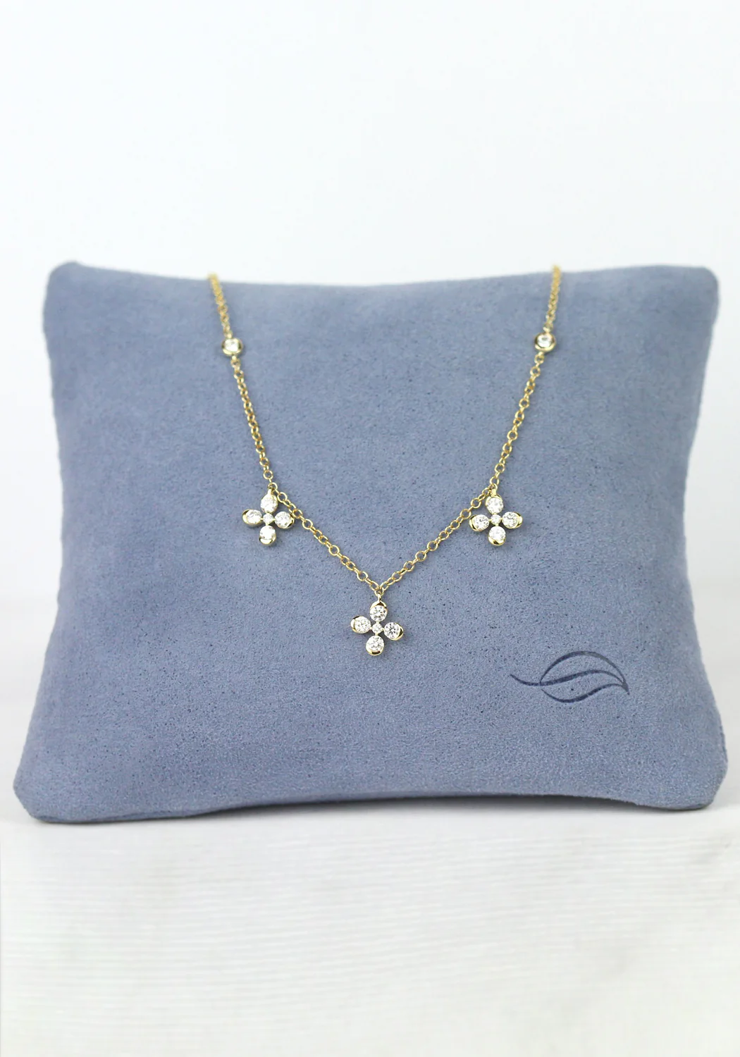 Parade Design 18KYG Triple Clover Dangle Diamond Necklace - Image 2