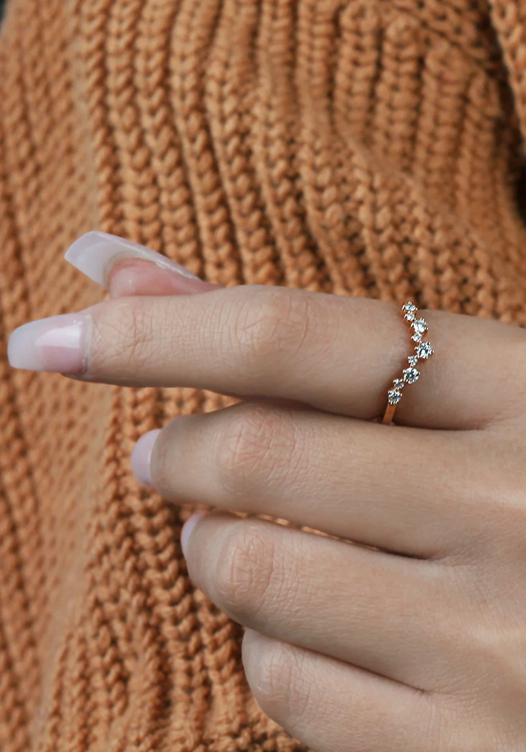 Parade Design Lumiere 18K White Gold Diamond Chevron Star Band - Image 2