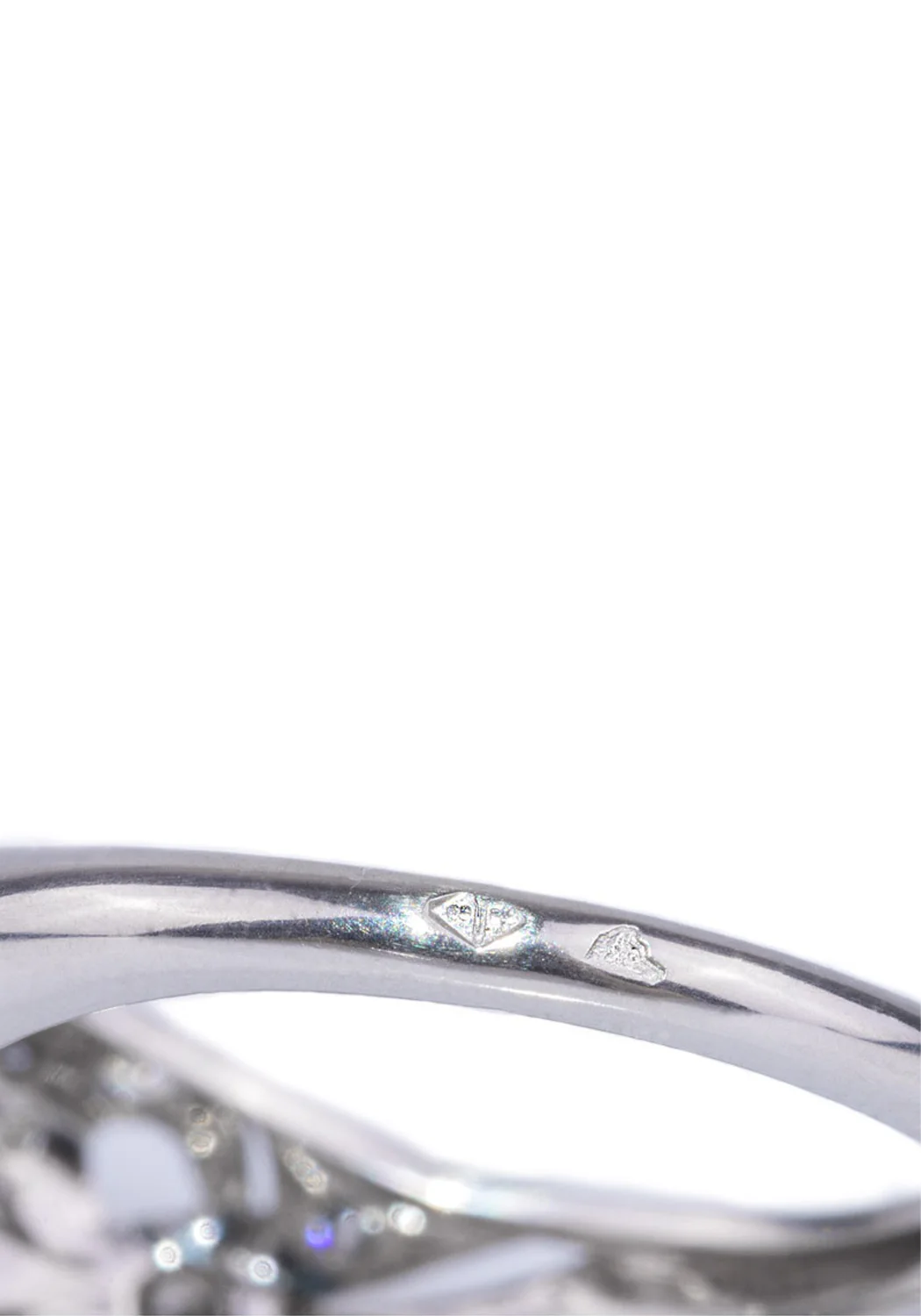 Sébastien Barier Platinum Cushion Cut Diamond Ring - Image 5