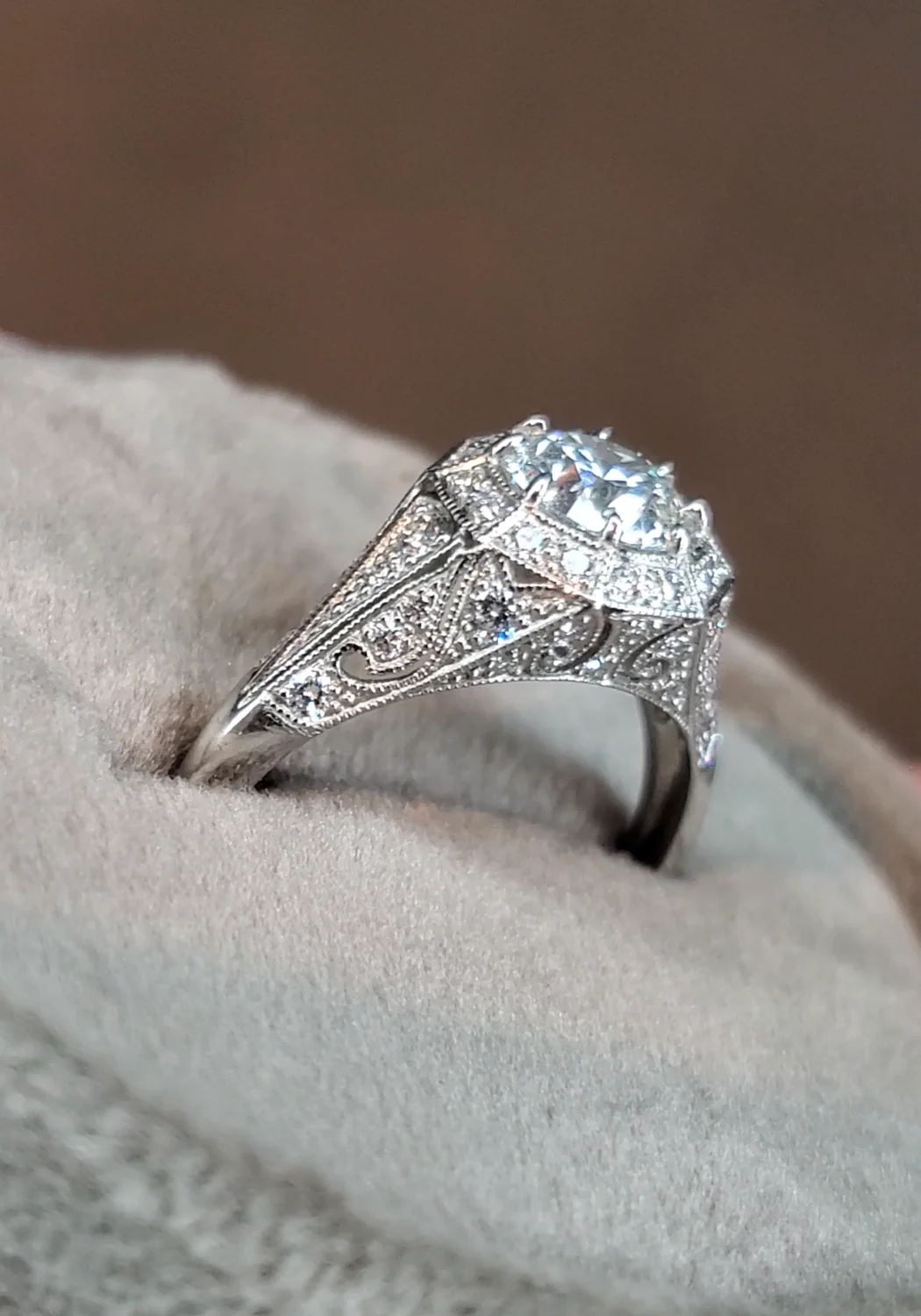 Sébastien Barier Platinum Filigree Pavé Round Diamond Ring - Image 3