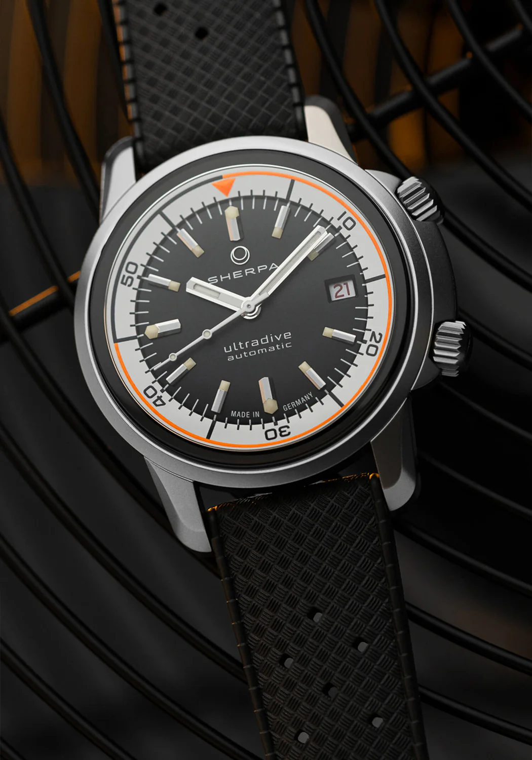 Sherpa Ultradive Satin | Rubber Strap | Pre-Order - Image 3