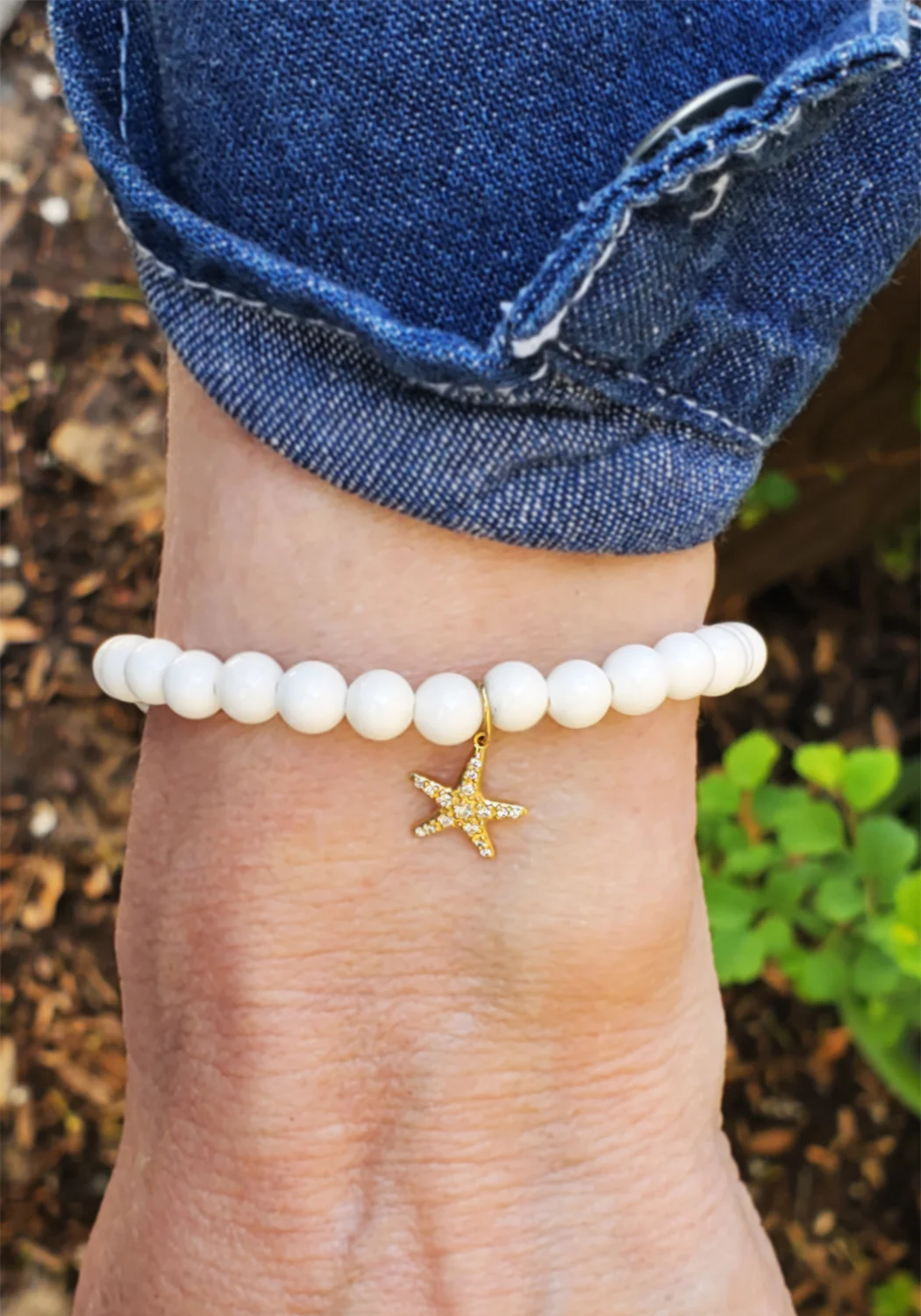 Sydney Evan 14KYG Diamond Starfish Charm White Clam Bead Bracelet - Image 2