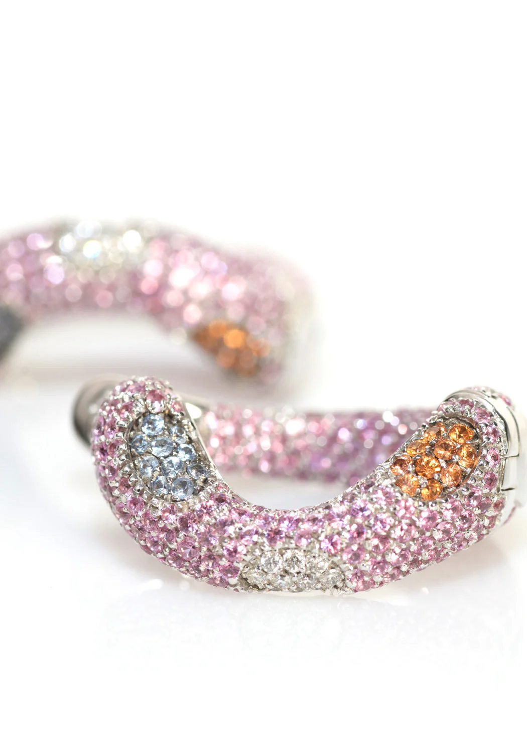 Valente 18KWG Pink Sapphire Curved Hoop Earrings - Image 3